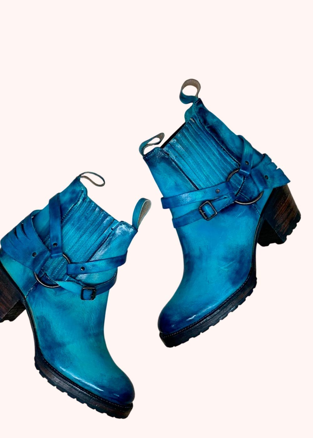 botas pintadas a mano